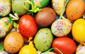 Как покрасить яйца на Пасху рецепты